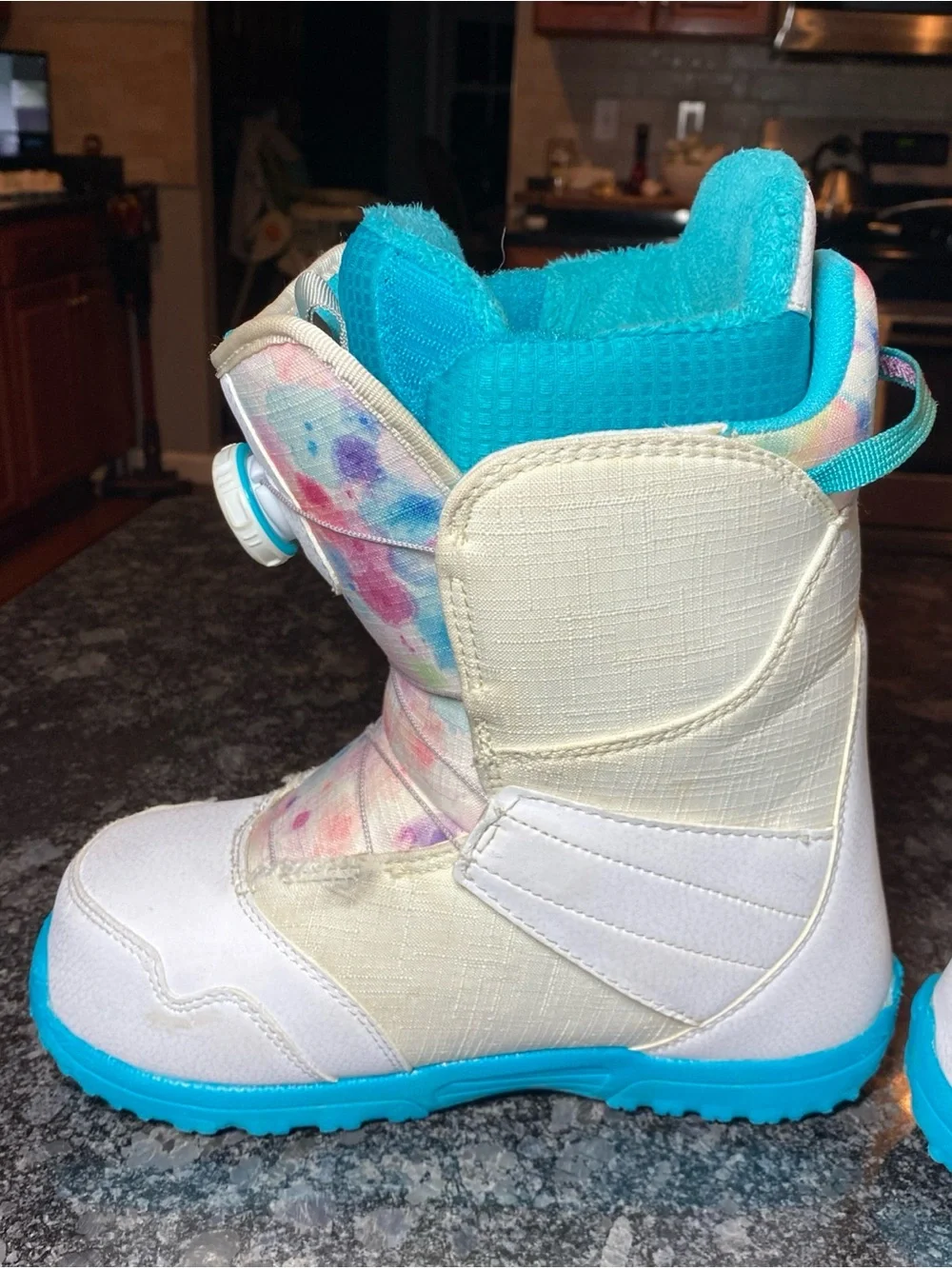 Burton Zipline Boa Snowboard Boots White Blue Size 6K Youth